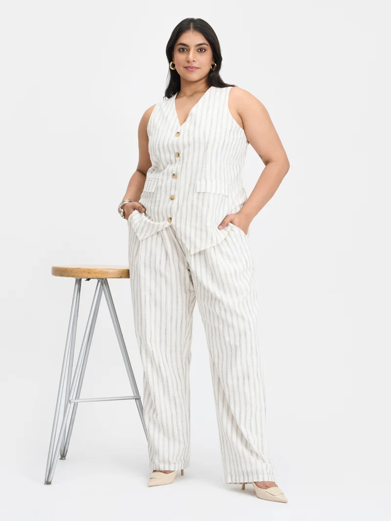 Delany Top Btc|100% Cotton Sleeveless Vest With Buttons