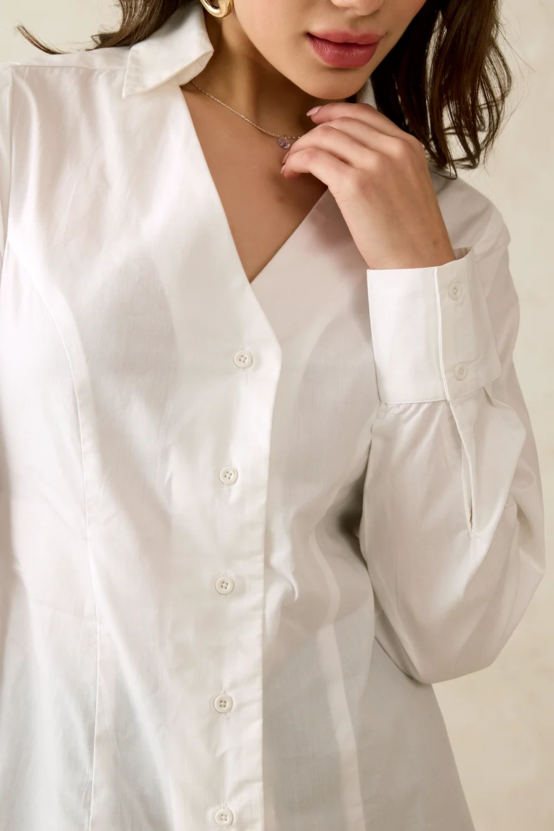 Molly|100% Cotton Back Cutout V-Neck Shirt