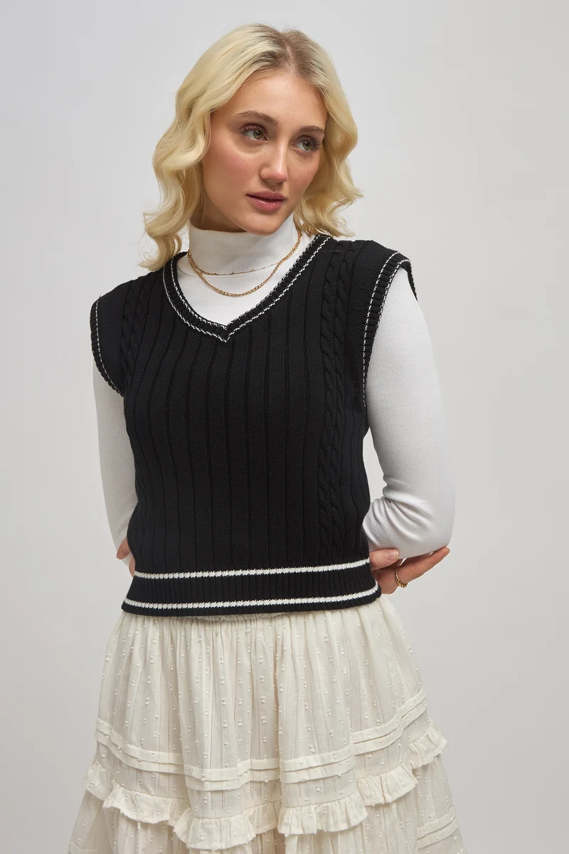 Alexa|100% Cotton V-Neck Sleeveless Boxy Top
