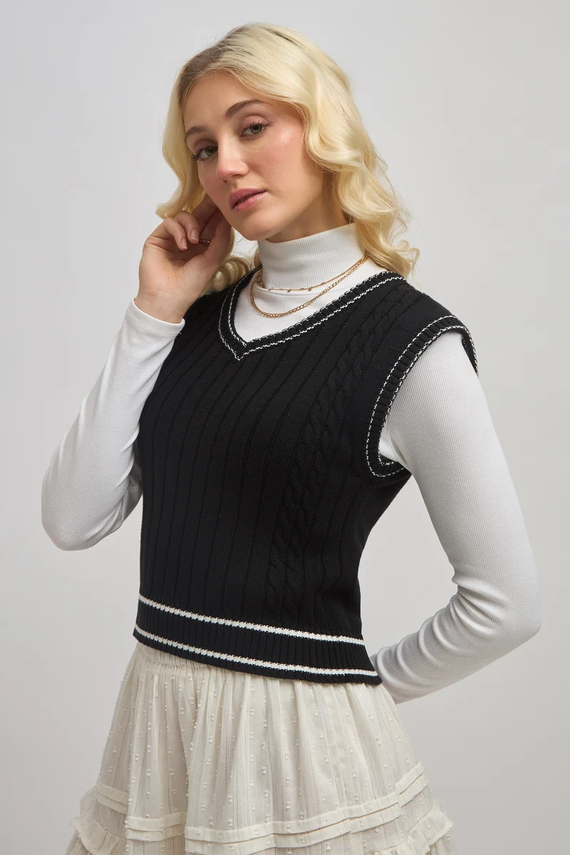 Alexa|100% Cotton V-Neck Sleeveless Boxy Top