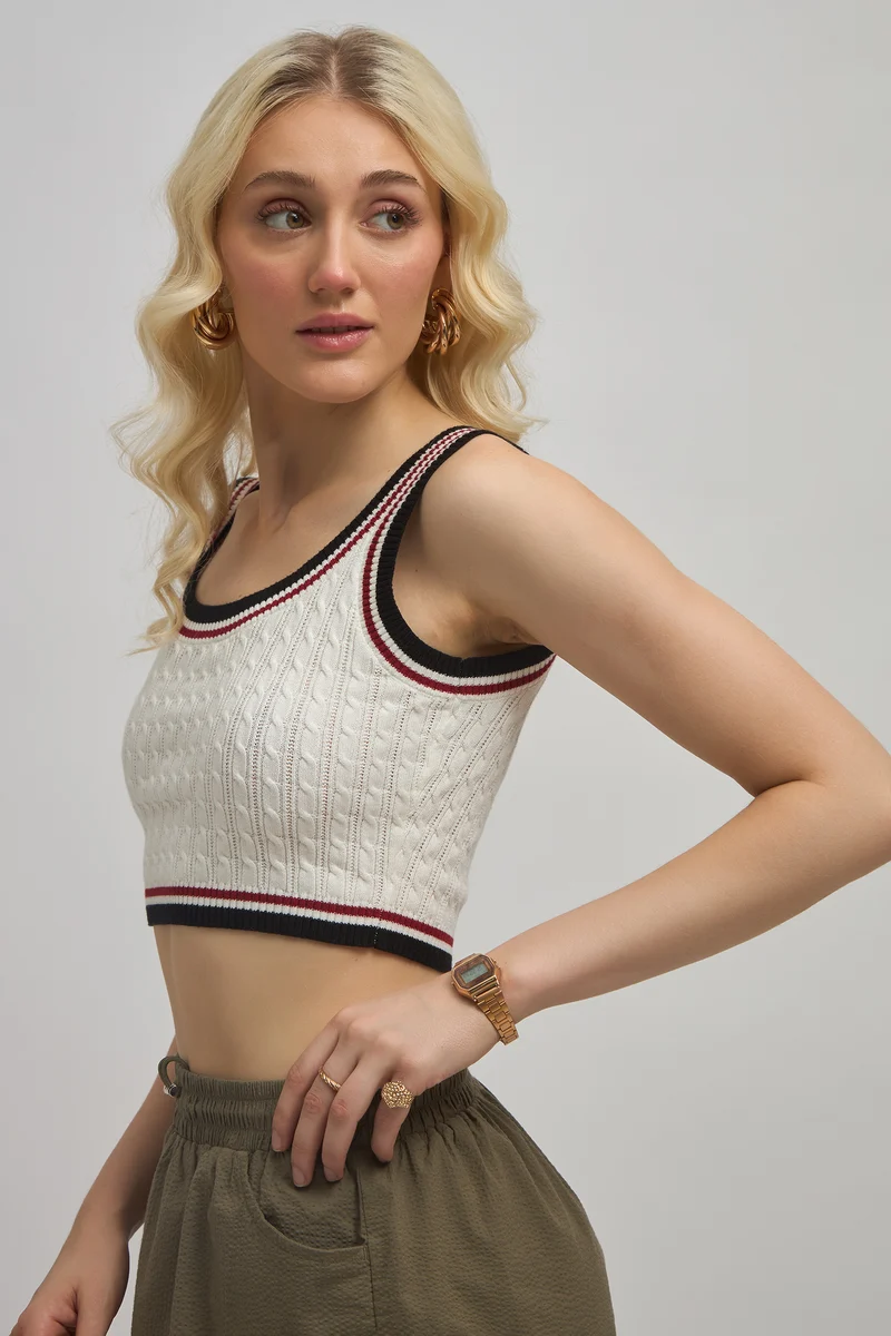 Eliza|Cotton Fitted Scoop Neck Crop Top