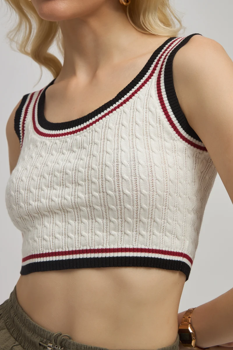 Eliza|Cotton Fitted Scoop Neck Crop Top