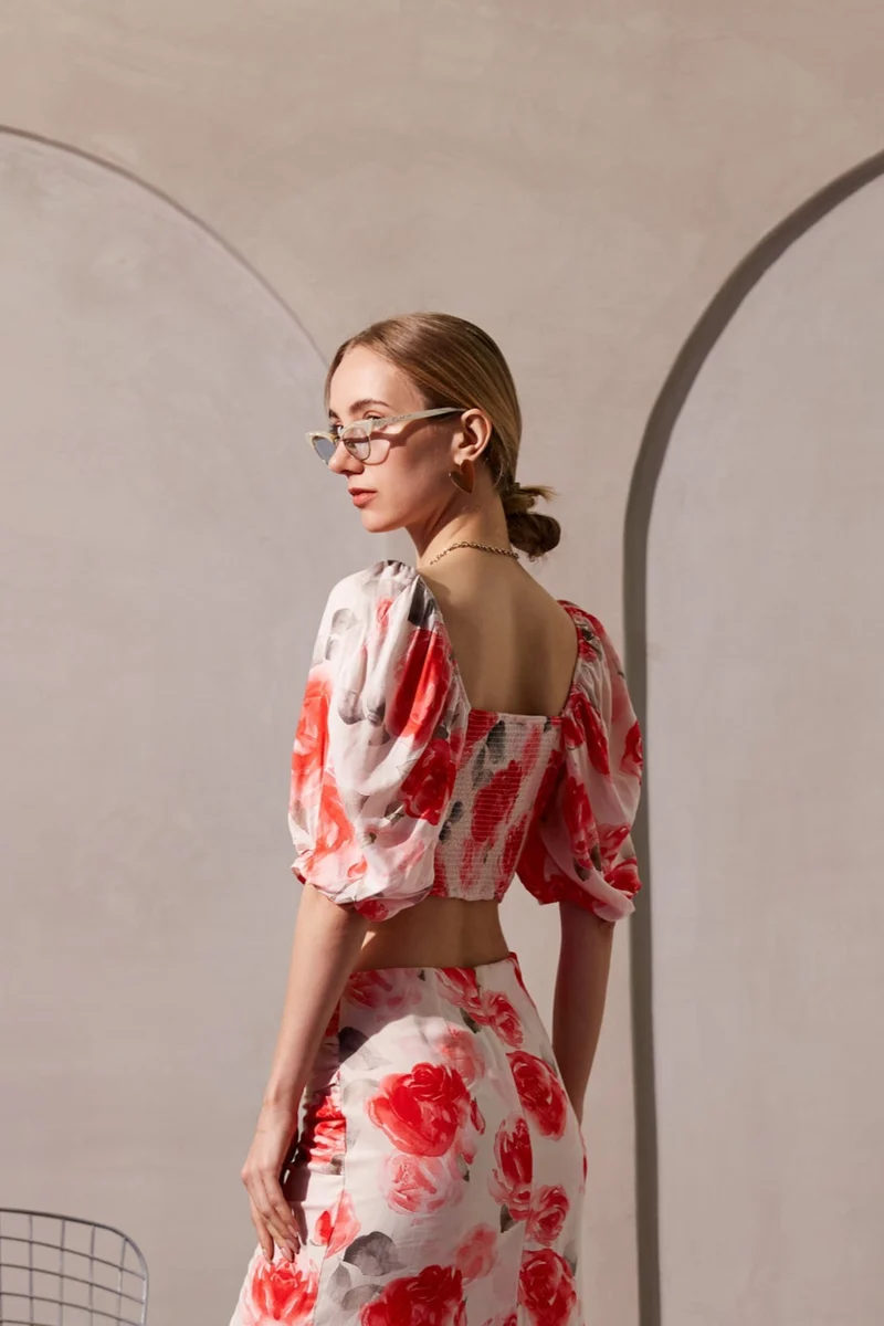 Lily|100% Viscose Floral Front Knotted Top