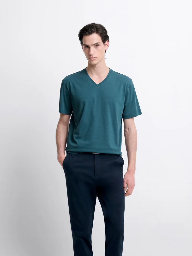 T-shirt col V en coton Supima®