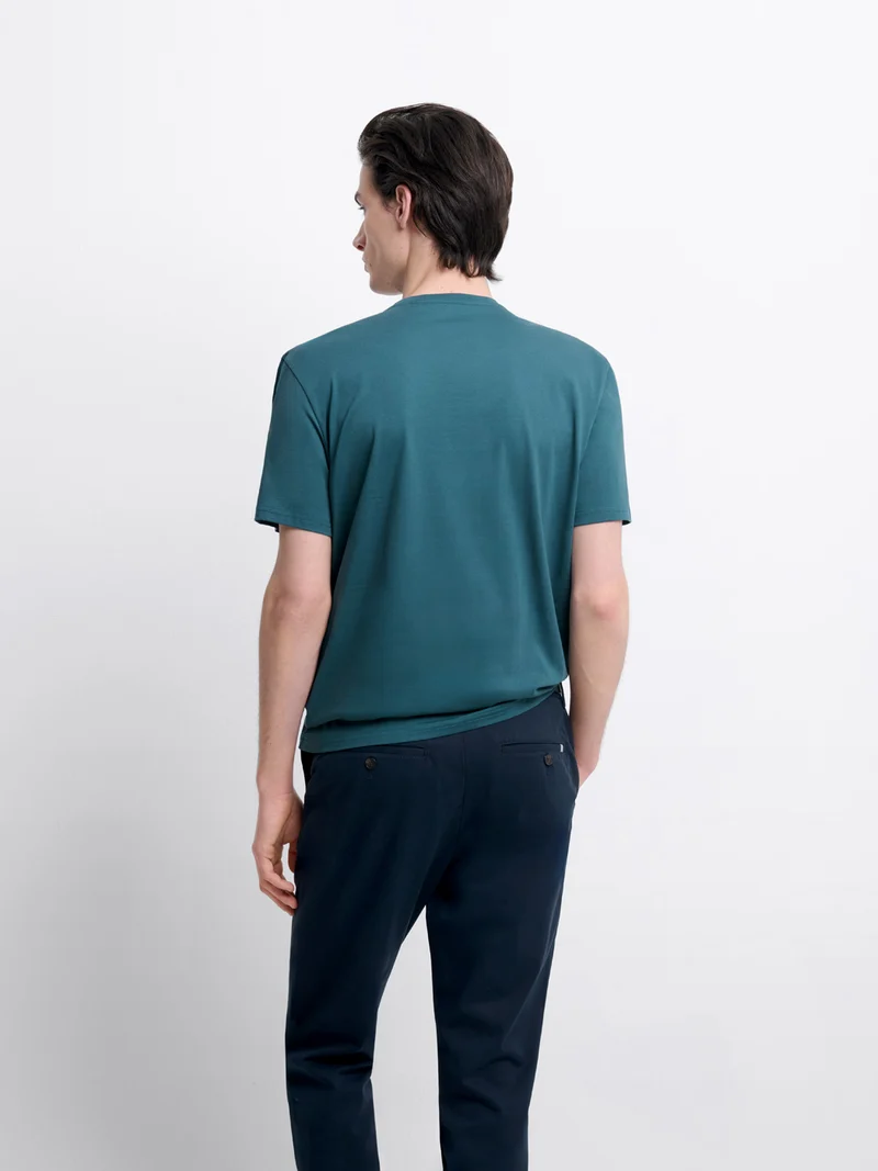 T-shirt col V en coton Supima®