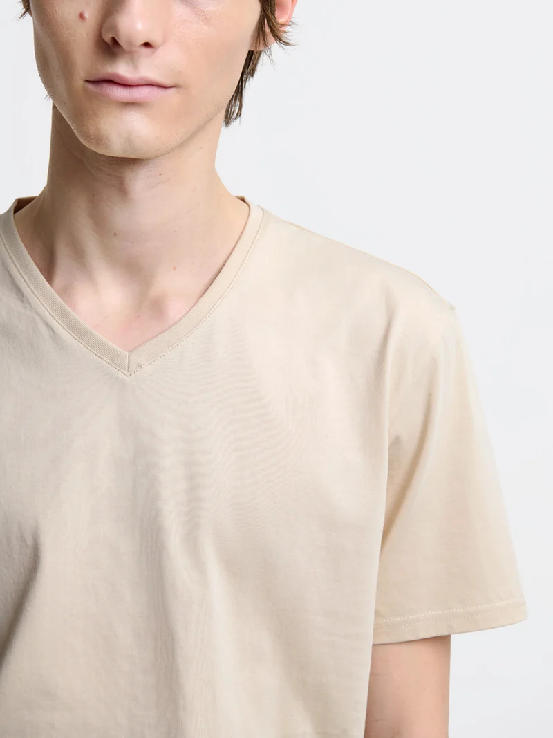 T-shirt col V en coton Supima®