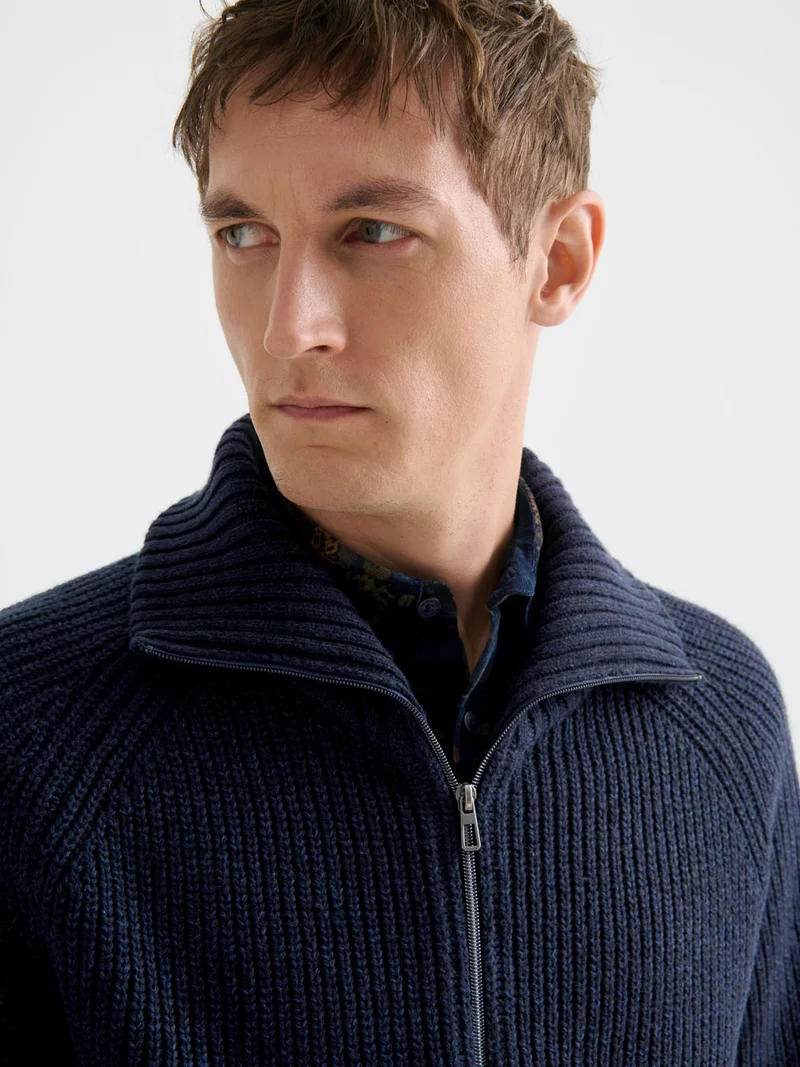 Cardigan zippé col montant maille perlée