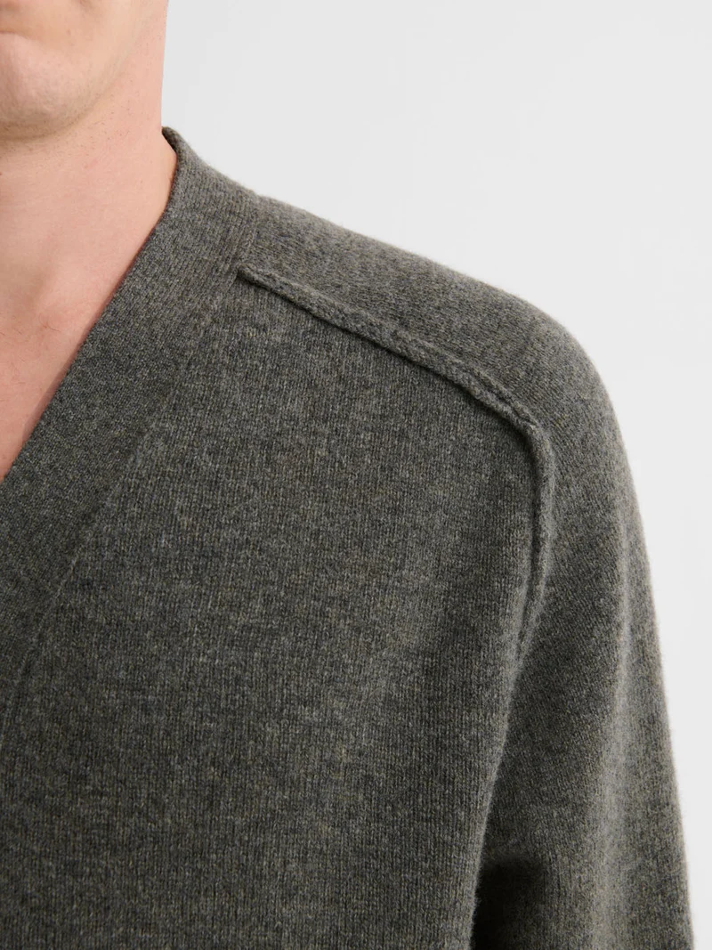 Cardigan boutonné en laine certifiée