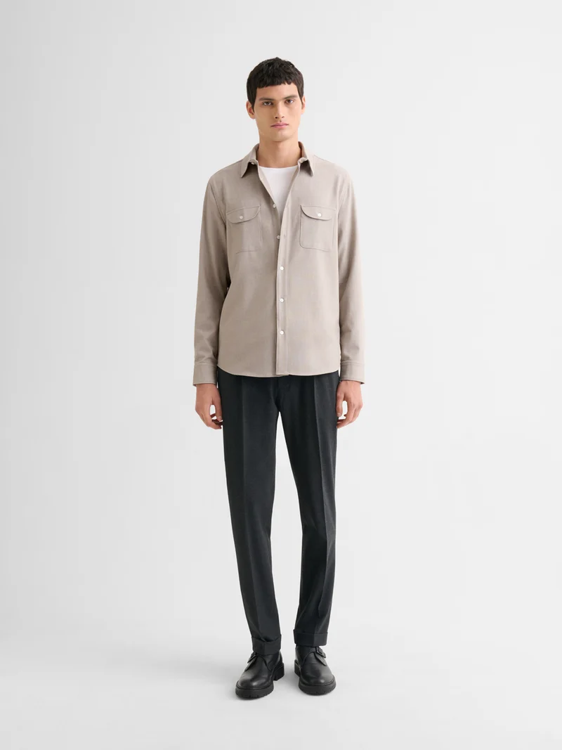 Chemise regular à poches