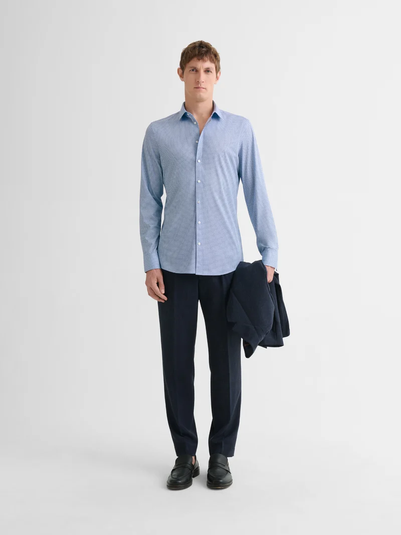 Chemise extraslim tissu traveler à motif