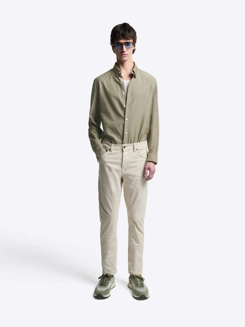 Chemise slim en coton bio unie