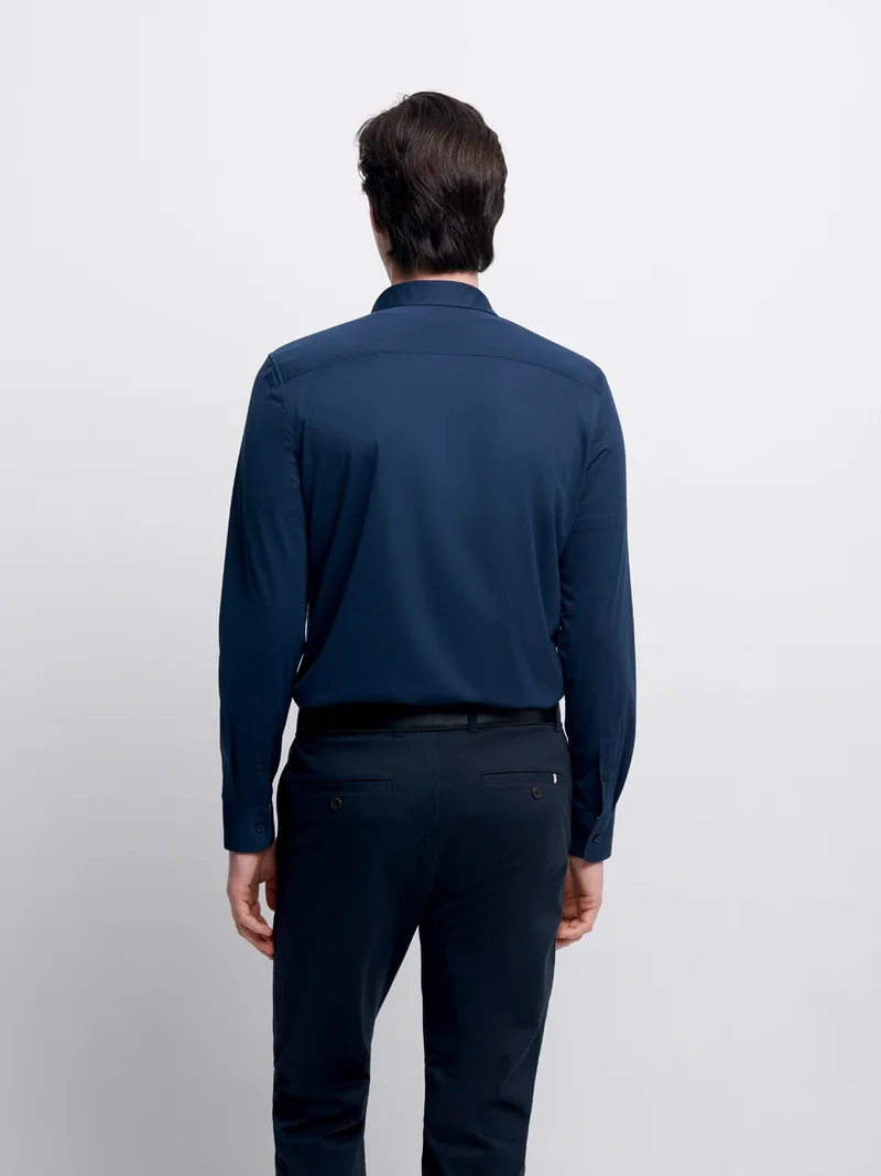 Chemise extraslim tissu traveler