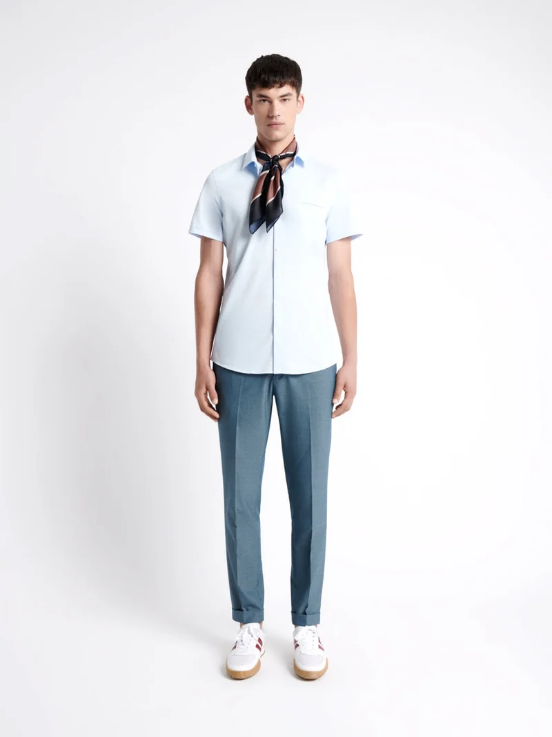 Chemise stretch facile à entretenir