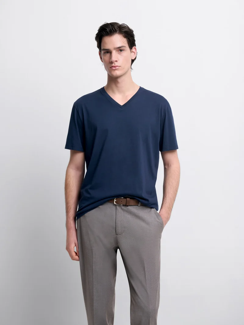 T-shirt col V en coton Supima®