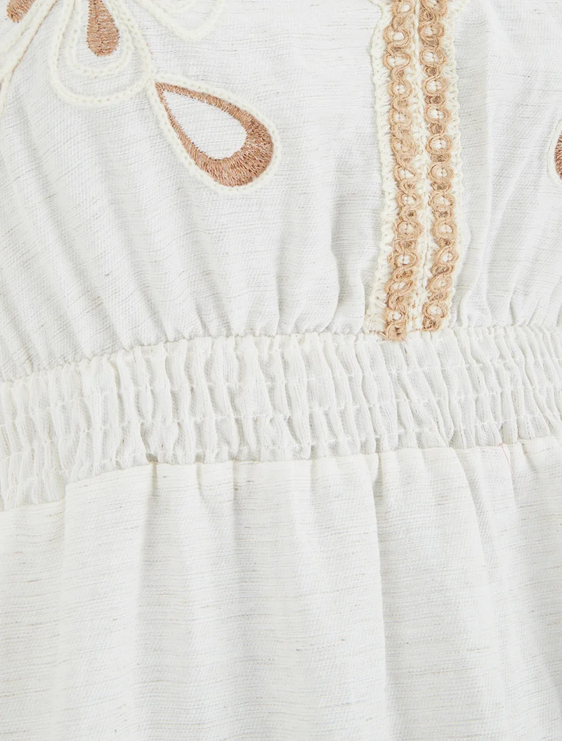 Robe mi-longue élastiquée à buste brodé - Écru