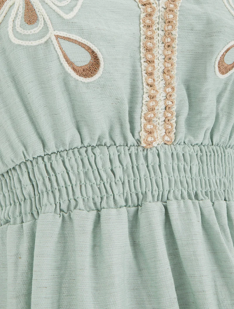 Robe mi-longue élastiquée à buste brodé - Vert pâle