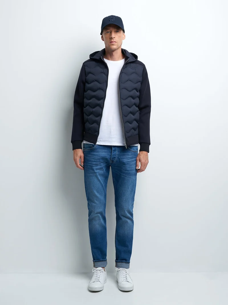 Veste legère à capuche matelassé
