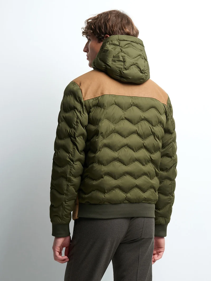 Blouson à capuche matelassé