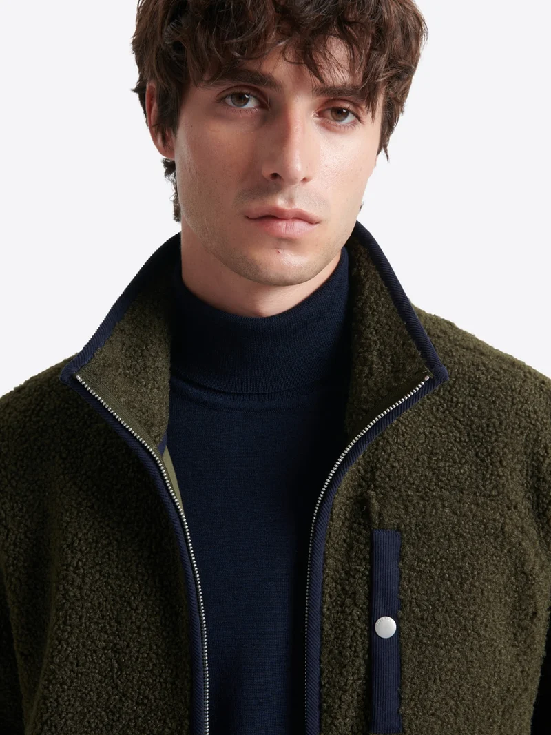 Veste polaire avec son col sherpa