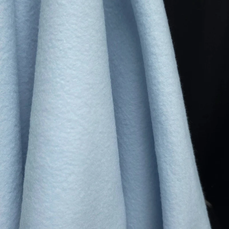 Polar | Uni | 3 mm | Anti-boulochage | Bleu Pâle | 1 cm | Fin de rouleau