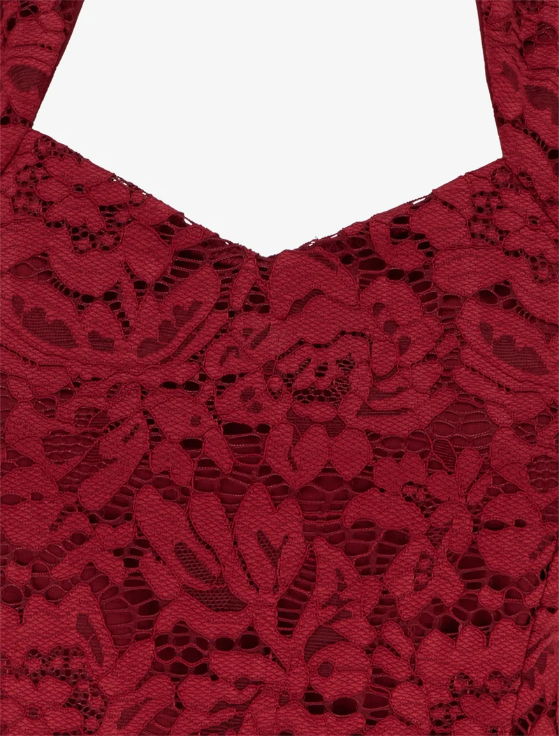 Robe moulante à buste en dentelle et manches courtes - Bordeaux