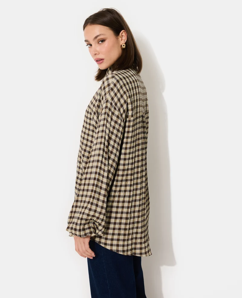 Chemise oversize en tissu gaufré motif carreaux