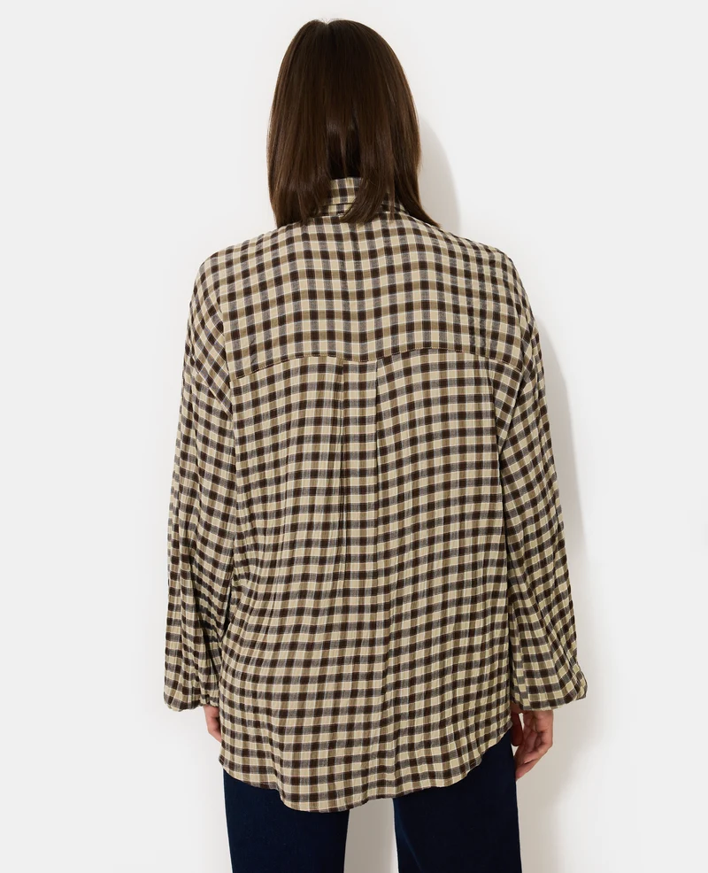 Chemise oversize en tissu gaufré motif carreaux