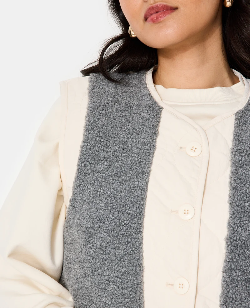 Veste sans manches avec empiècements sherpa