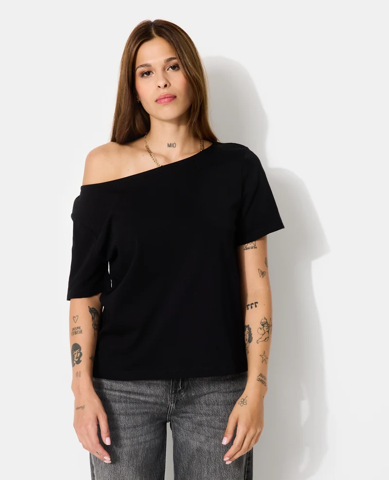 T-shirt manches courtes épaule dégagée