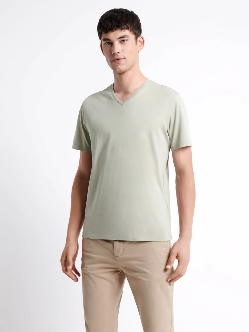 T-shirt col V en coton Supima®