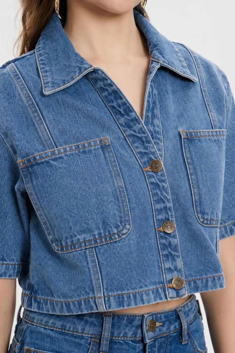 Eimear|100% Cotton Cropped Denim Shirt