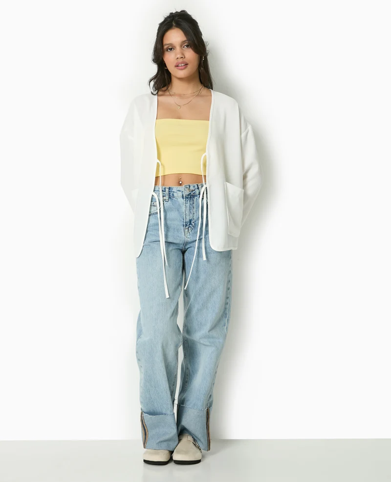 Veste légère et droite avec nouettes