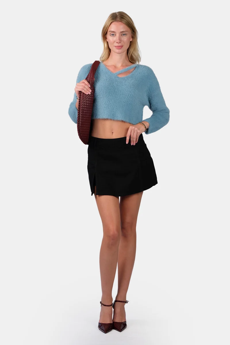 Lilin|Viscose V-Neck Buttery Soft Crop Knit Top
