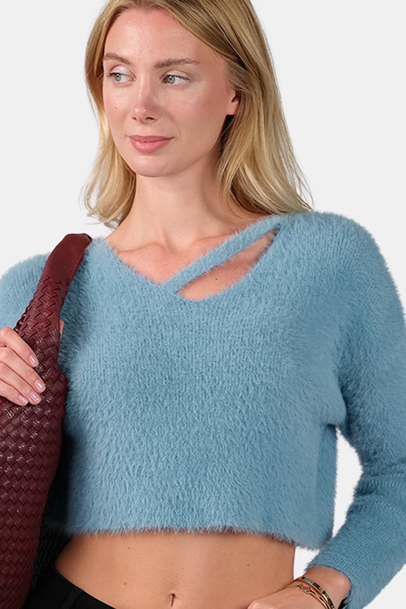 Lilin|Viscose V-Neck Buttery Soft Crop Knit Top