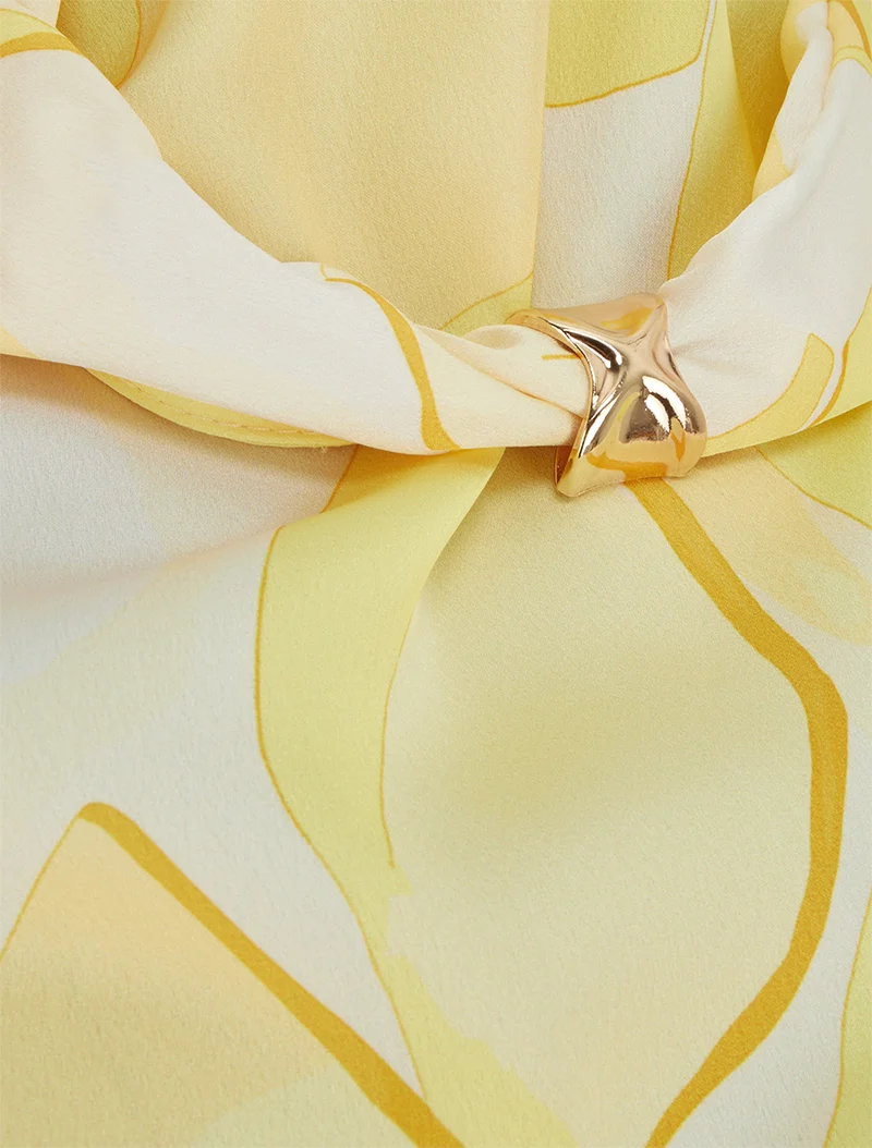 Top satiné imprimé abstrait à bijou - Jaune