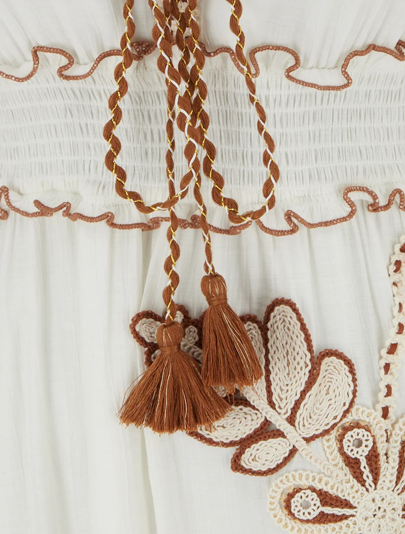 Robe longue à fines bretelles et broderie florale - Blanc