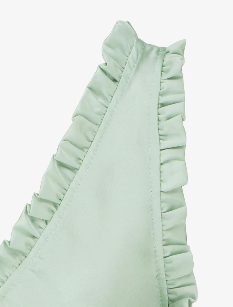 Top satiné sans manches à col volanté - Vert d'eau