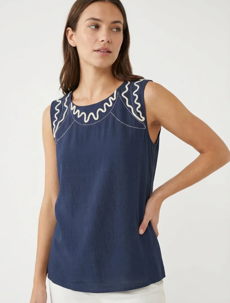 Top uni à détail broderies vagues - Marine